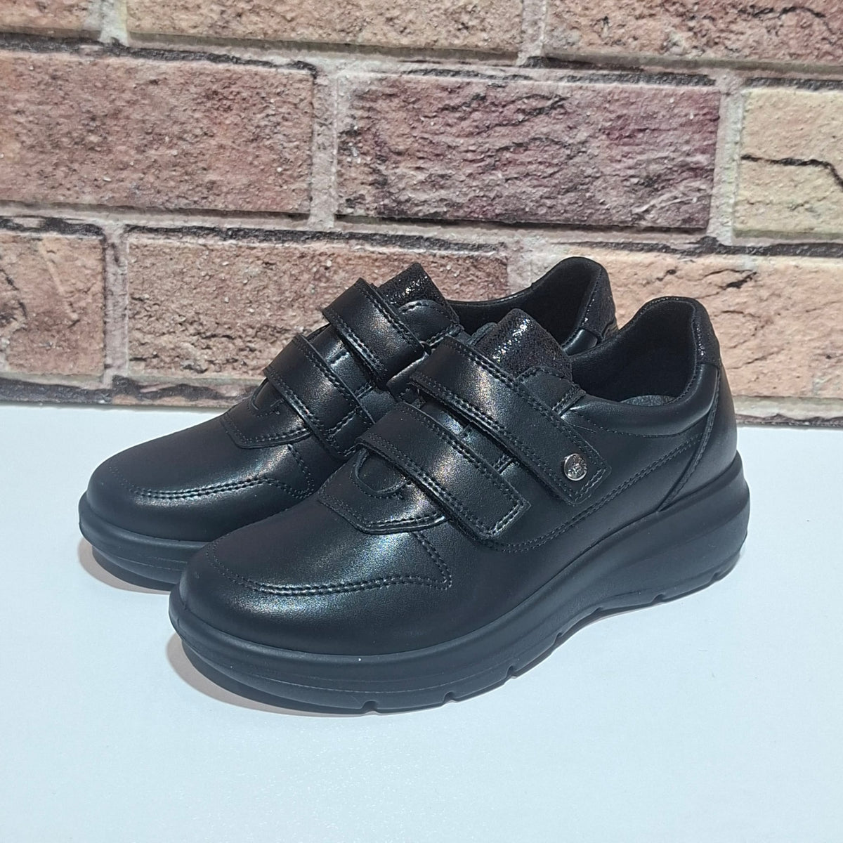 Scarpa comoda con doppio stretch Enval Soft nero 22878
