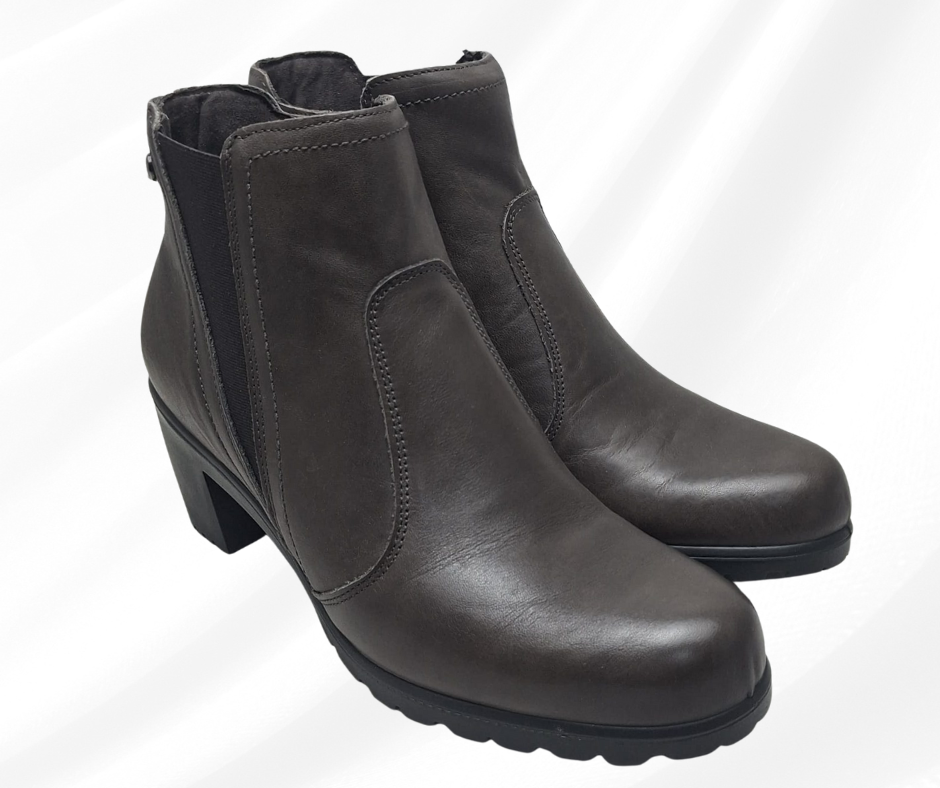 Stivaletto comodo in pelle con plantare in memory foam 27540 Testa di moro