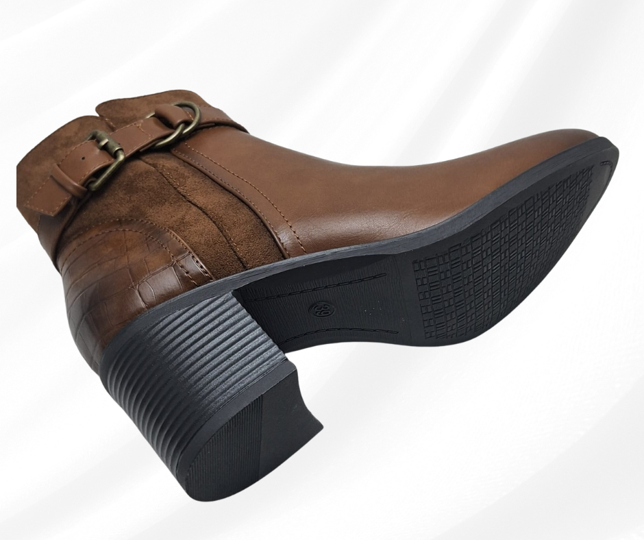 Stivaletto in pelle con tacco AMARPIES 29521