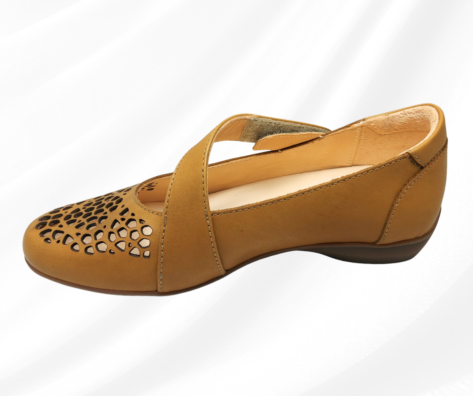 CARIM 4008 CUOIO scarpa molto comoda donna con cinturino predisposta per plantari