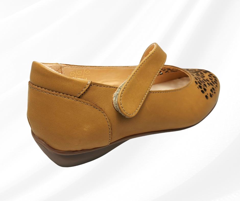 CARIM 4008 CUOIO scarpa molto comoda donna con cinturino predisposta per plantari