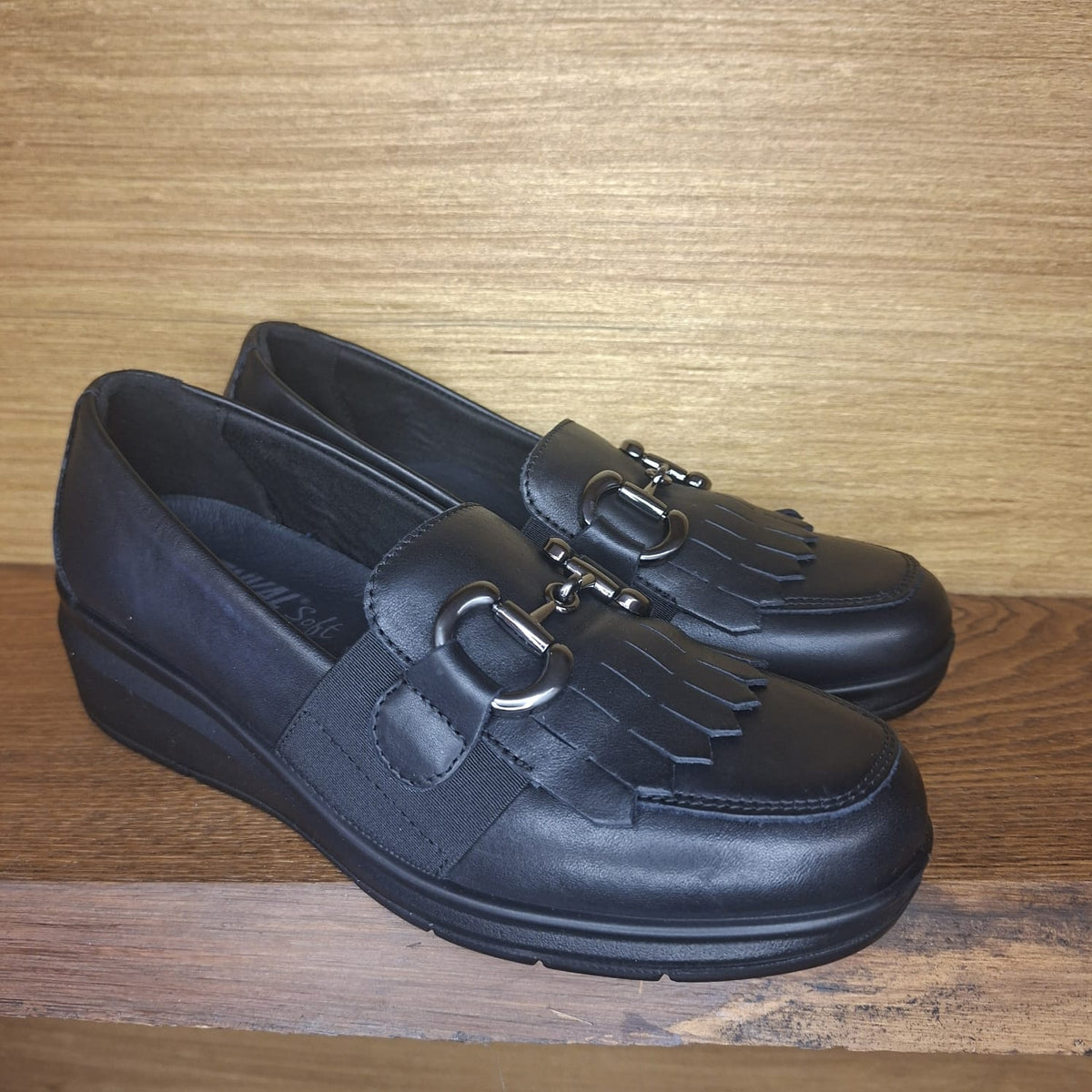 Scarpa accollata in pelle Enval Soft 67632 nero