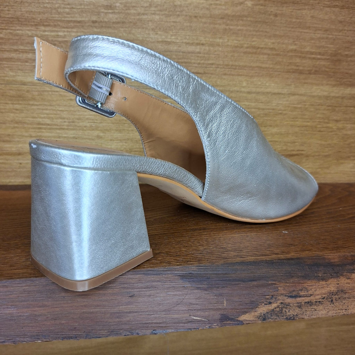 Sandalo in pelle con tacco Melluso N622W avana
