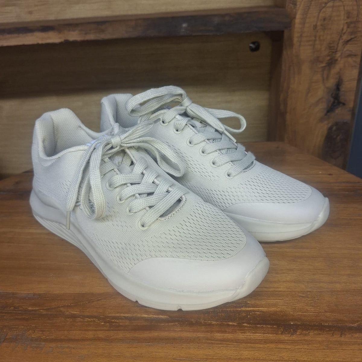 Sneaker XTI beige con lacci