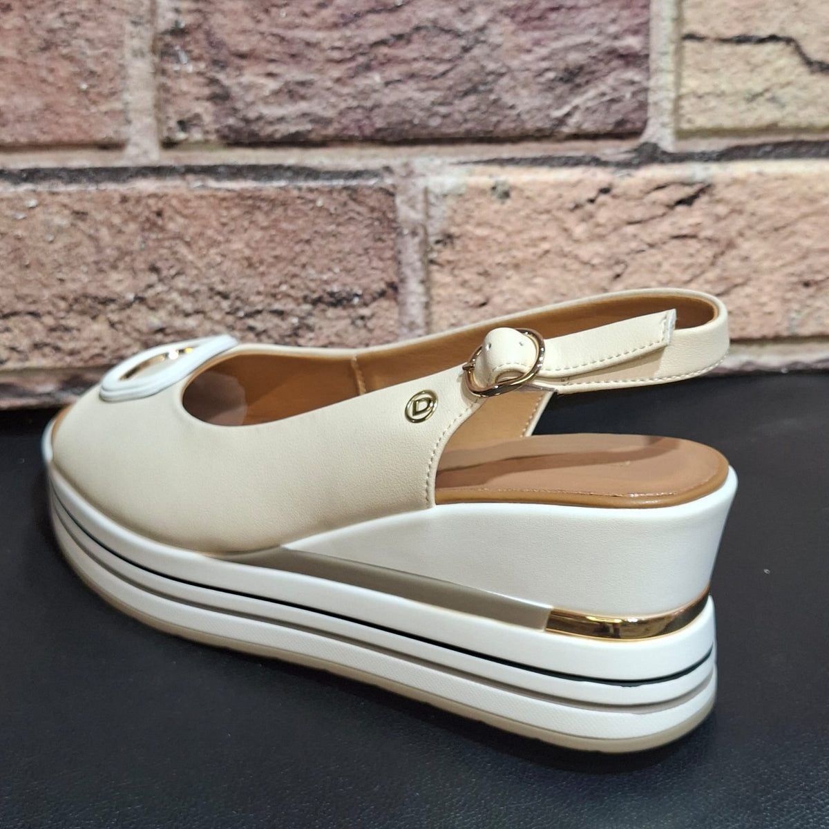 Sandalo donna con zeppa Donna serena 156079 beige