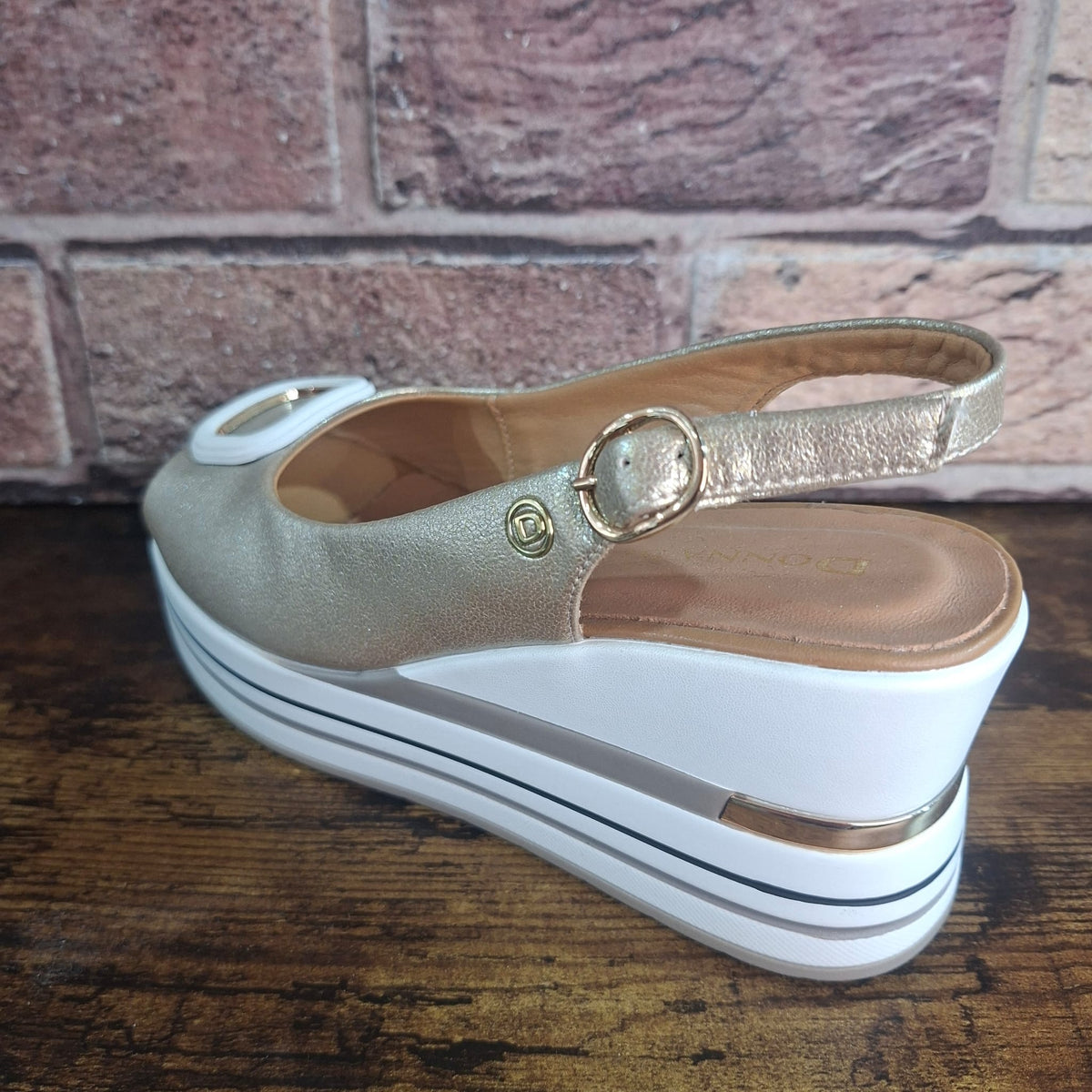 Sandalo donna con zeppa Donna serena 156079 platino