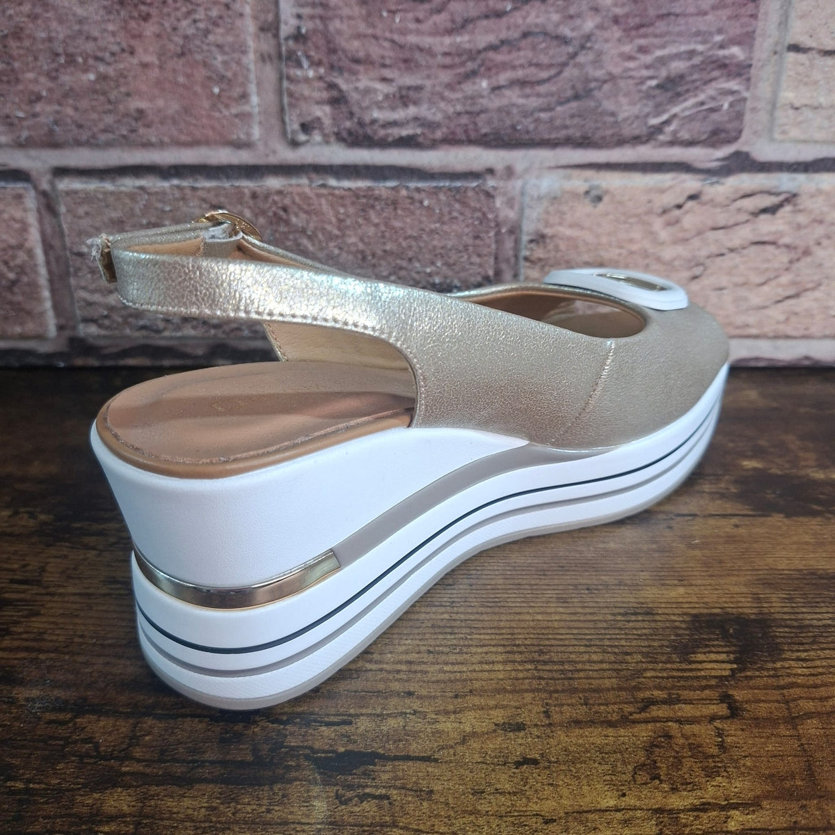 Sandalo donna con zeppa Donna serena 156079 platino