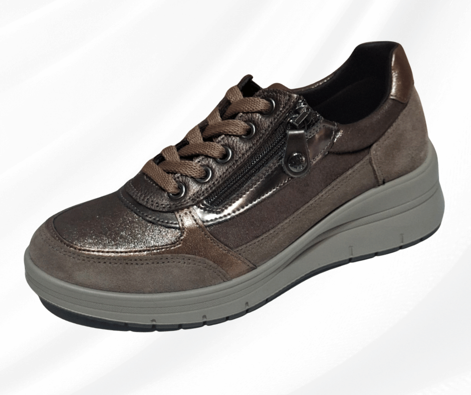 Scarpa comoda con lacci e lampo Enval Soft 22709 fango