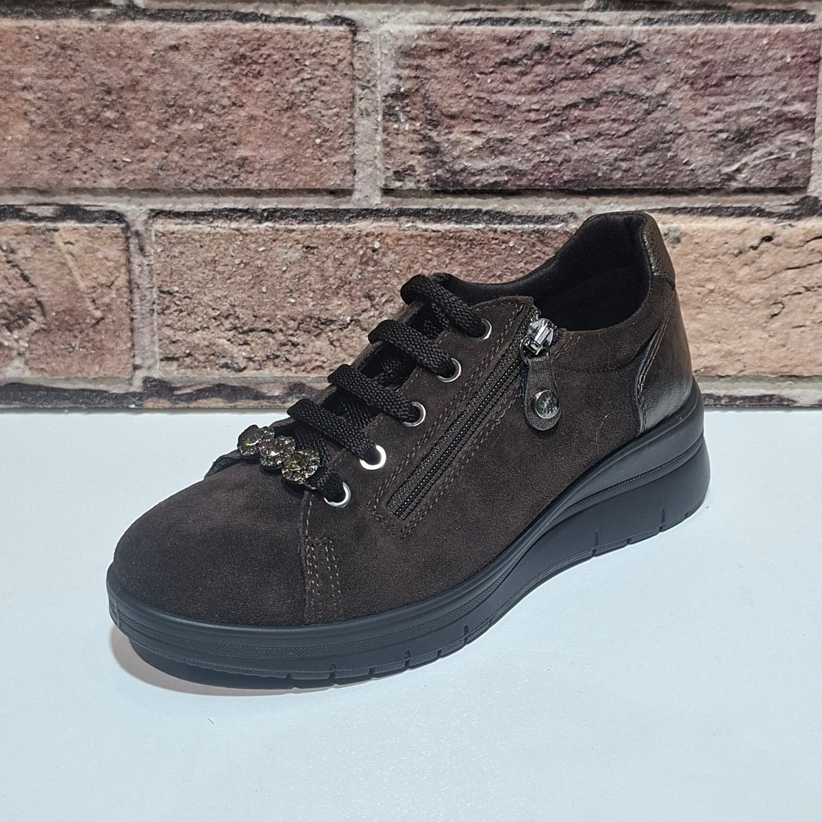 Scarpa comoda con lacci e lampo Enval Soft 22710 testa di moro