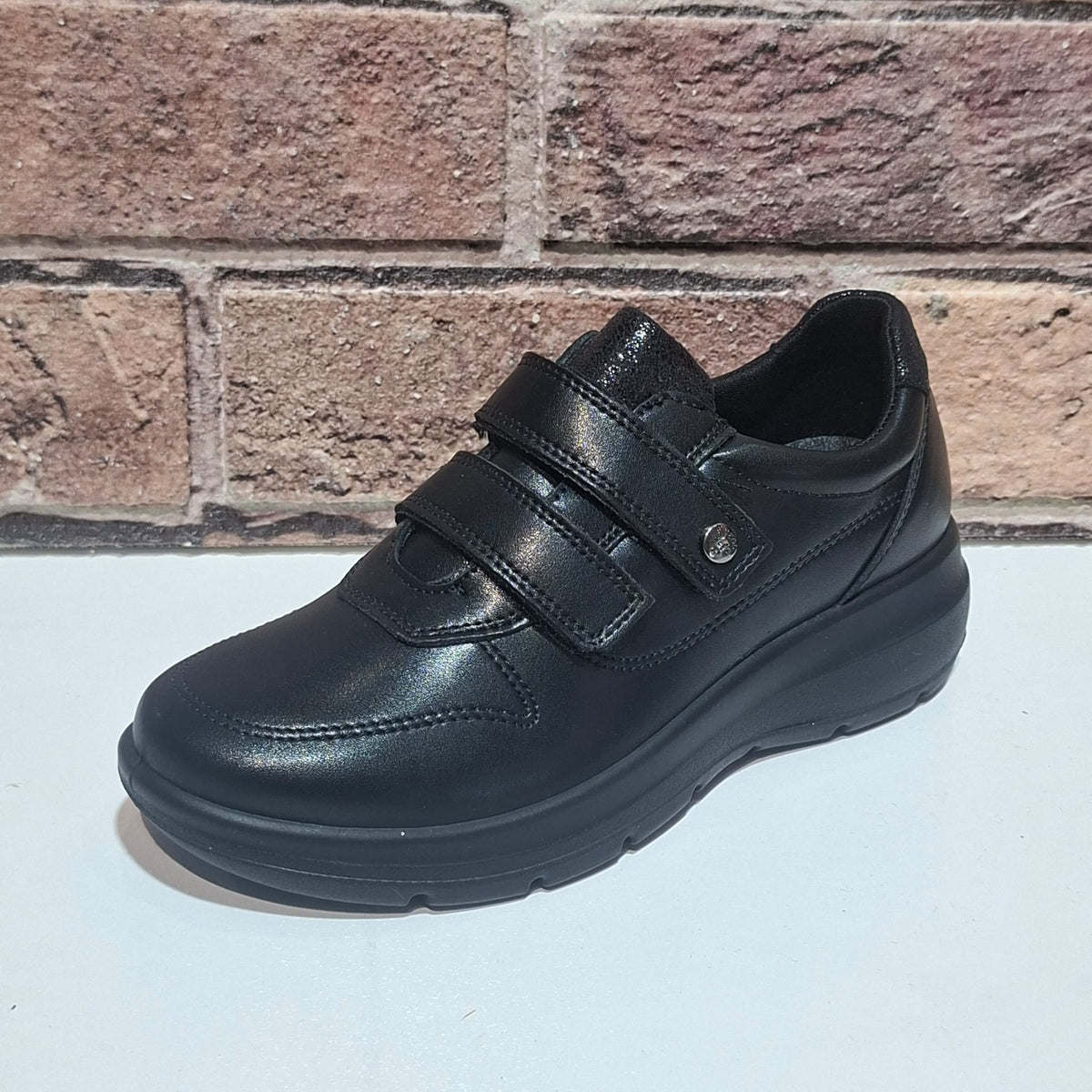 Scarpa comoda con doppio stretch Enval Soft nero 22878