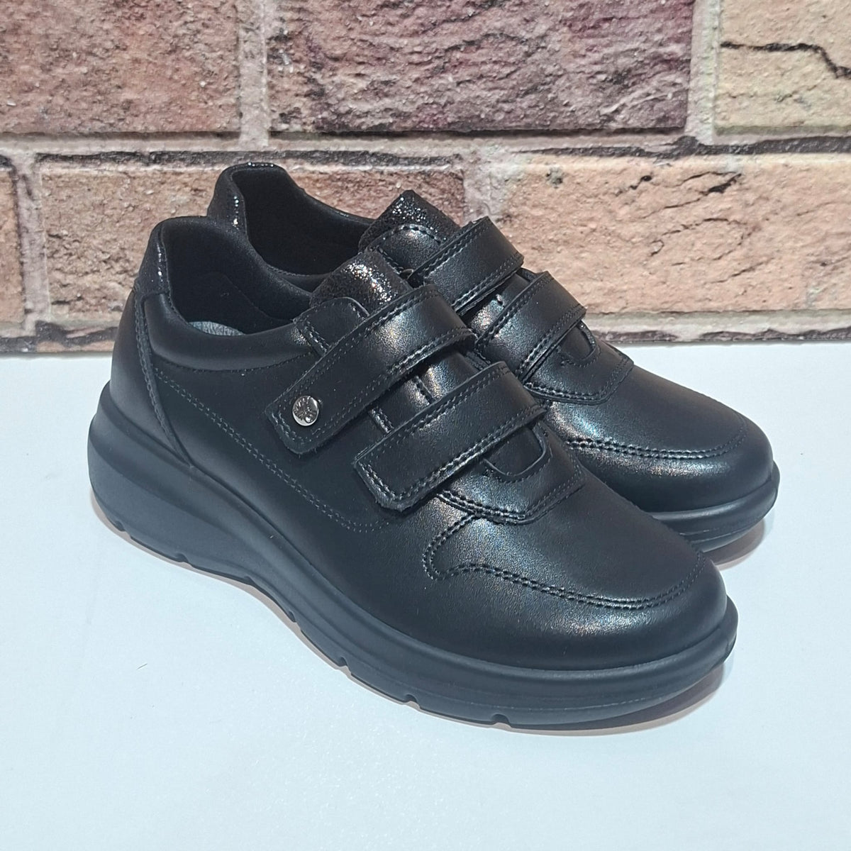 Scarpa comoda con doppio stretch Enval Soft nero 22878