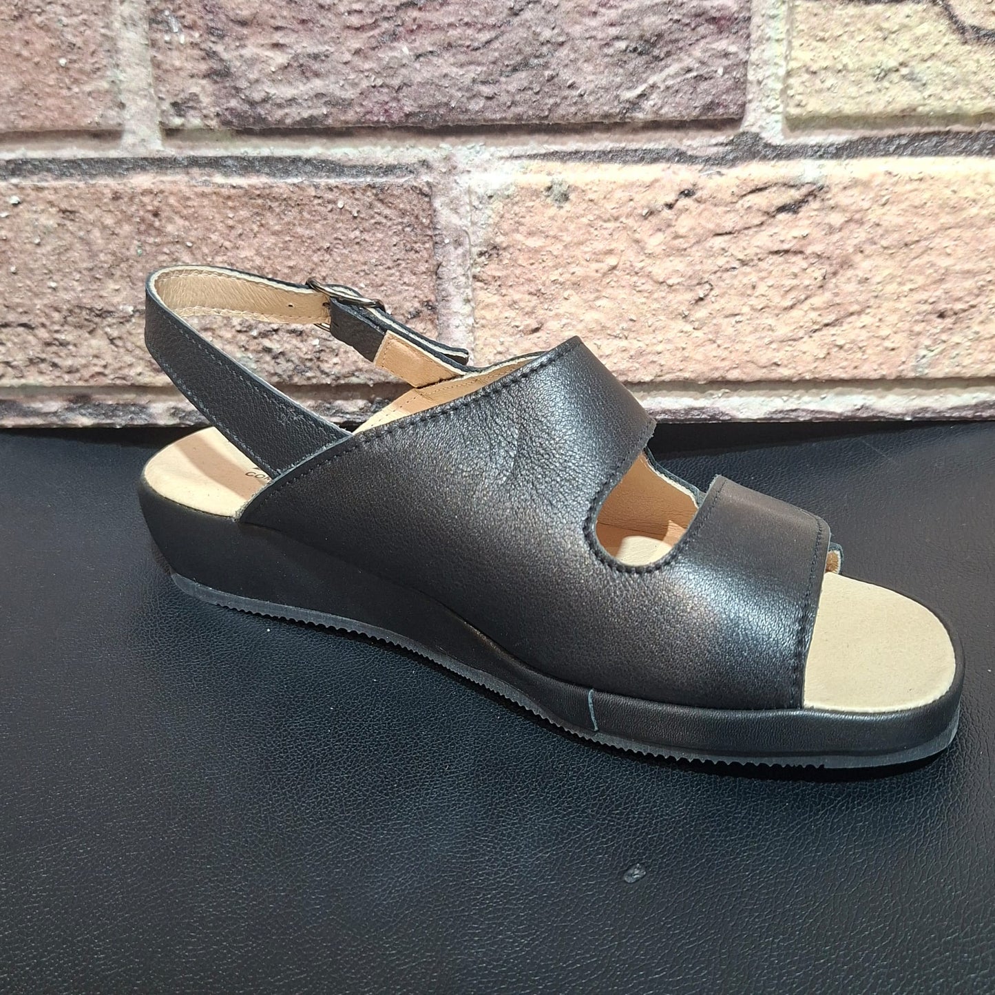 Sandalo in pelle con doppio stretch Ziviani 3012 nero
