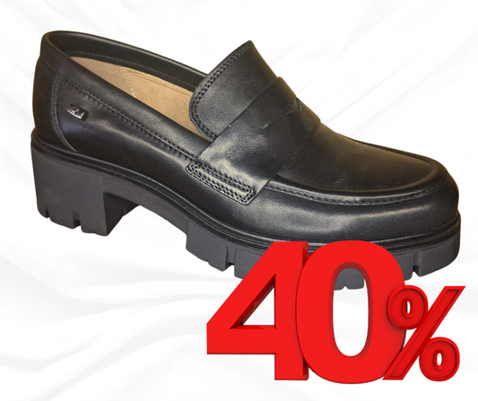 Mocassino con fondo pioggia in pelle Valleverde 47660 nero