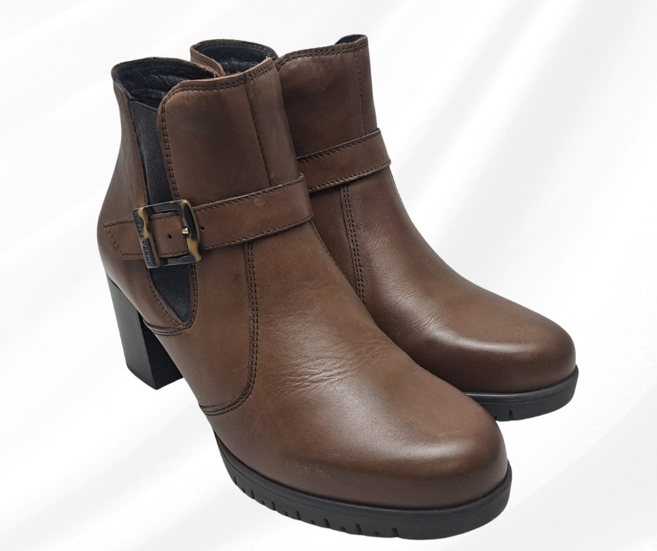 Stivaletto comodo in pelle con tacco Valleverde 49356