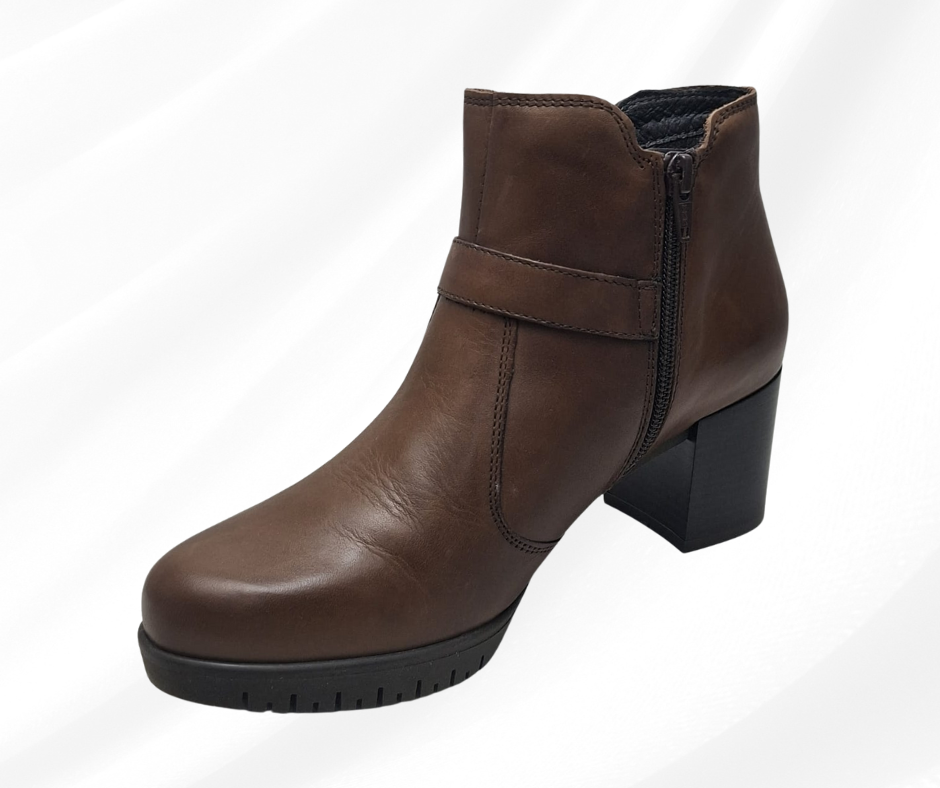 Stivaletto comodo in pelle con tacco Valleverde 49356