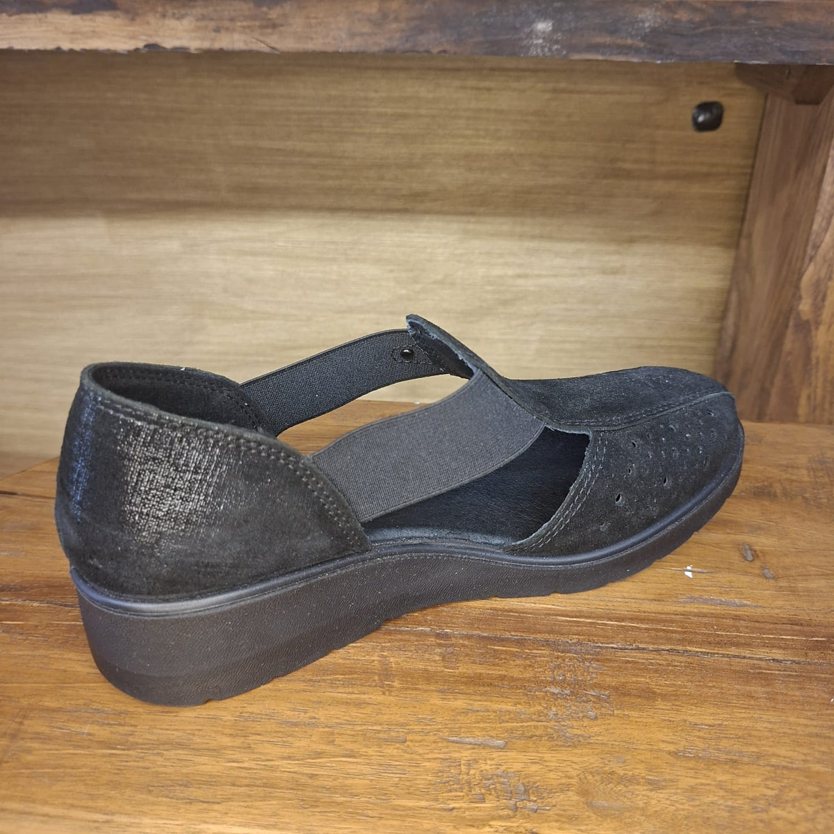 Scarpa semiaperta Enval Soft 57566 nero