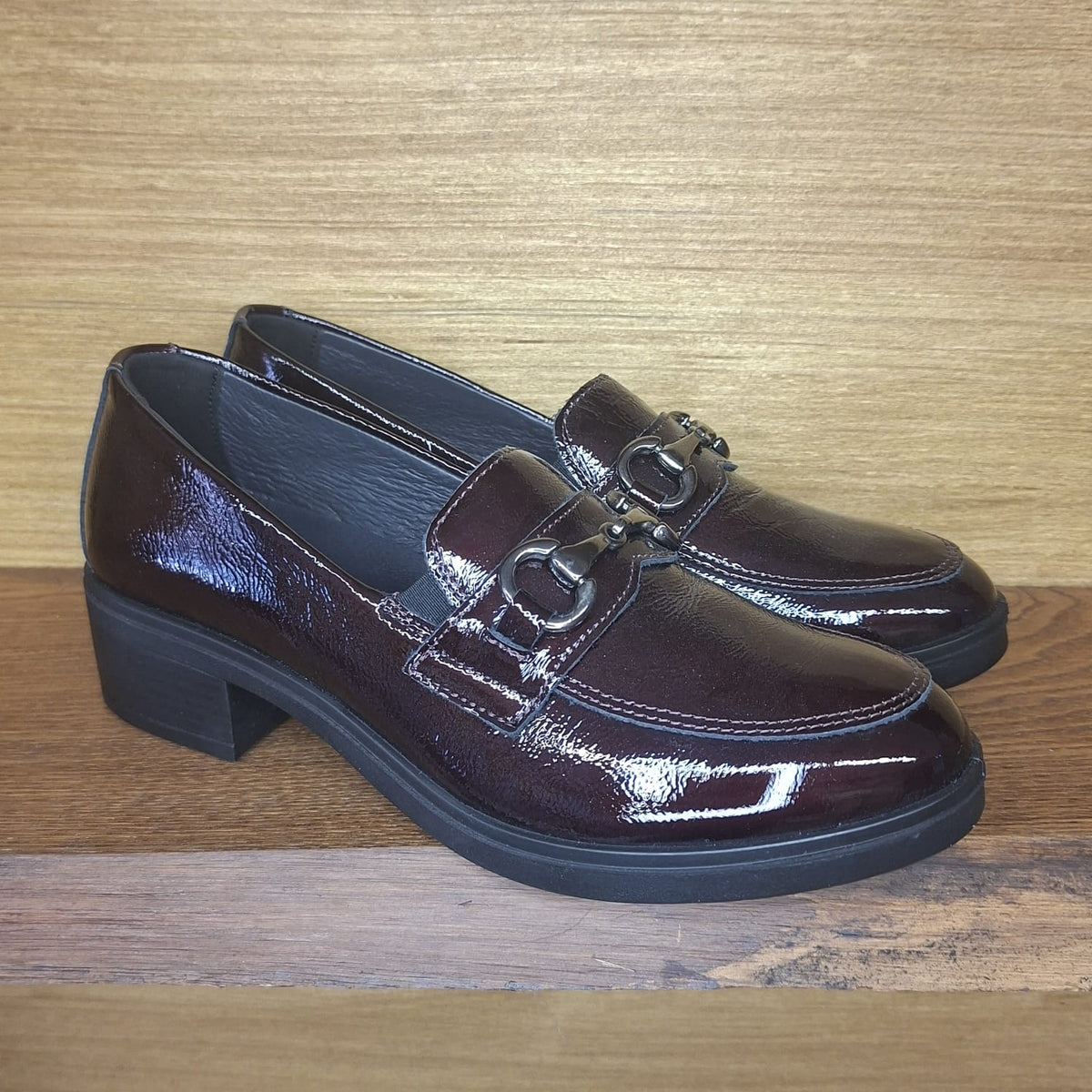 Mocassino in pelle lucida Enval Soft 67500 BORDO
