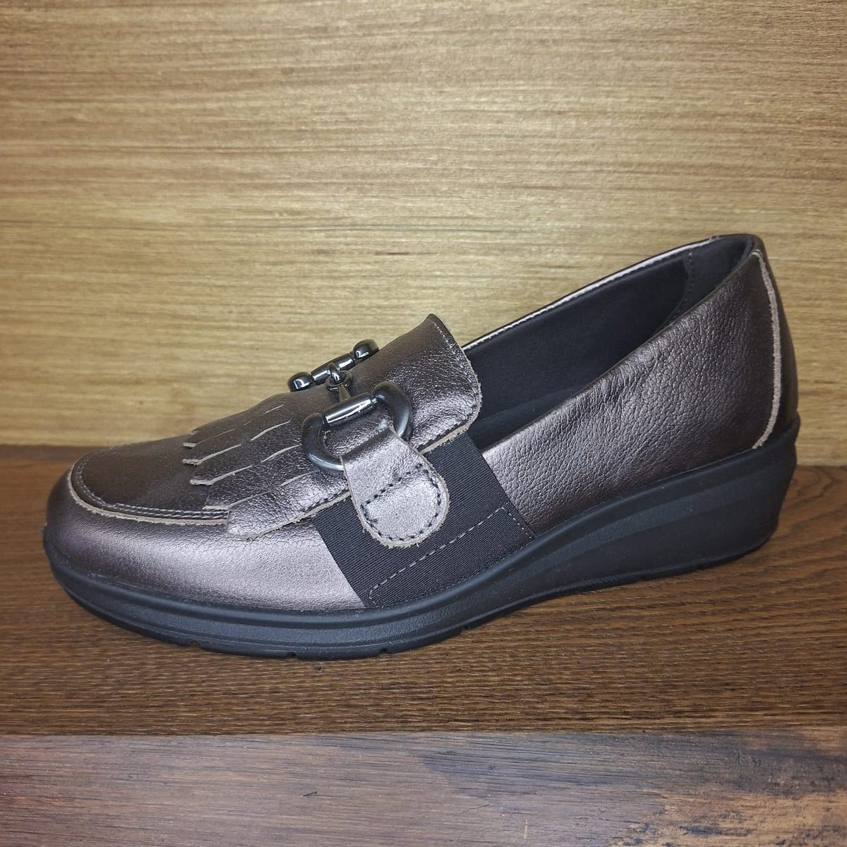 Scarpa accollata in pelle Enval Soft 67632 BRONZO