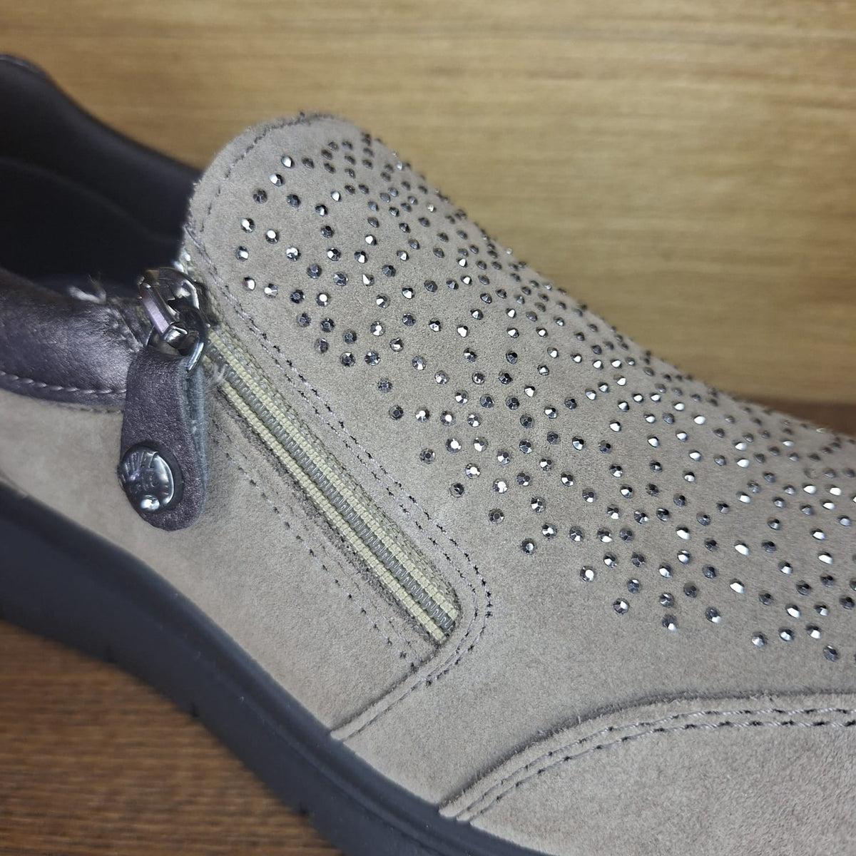 Sneaker con lampo Enval Soft 67651 FANGO