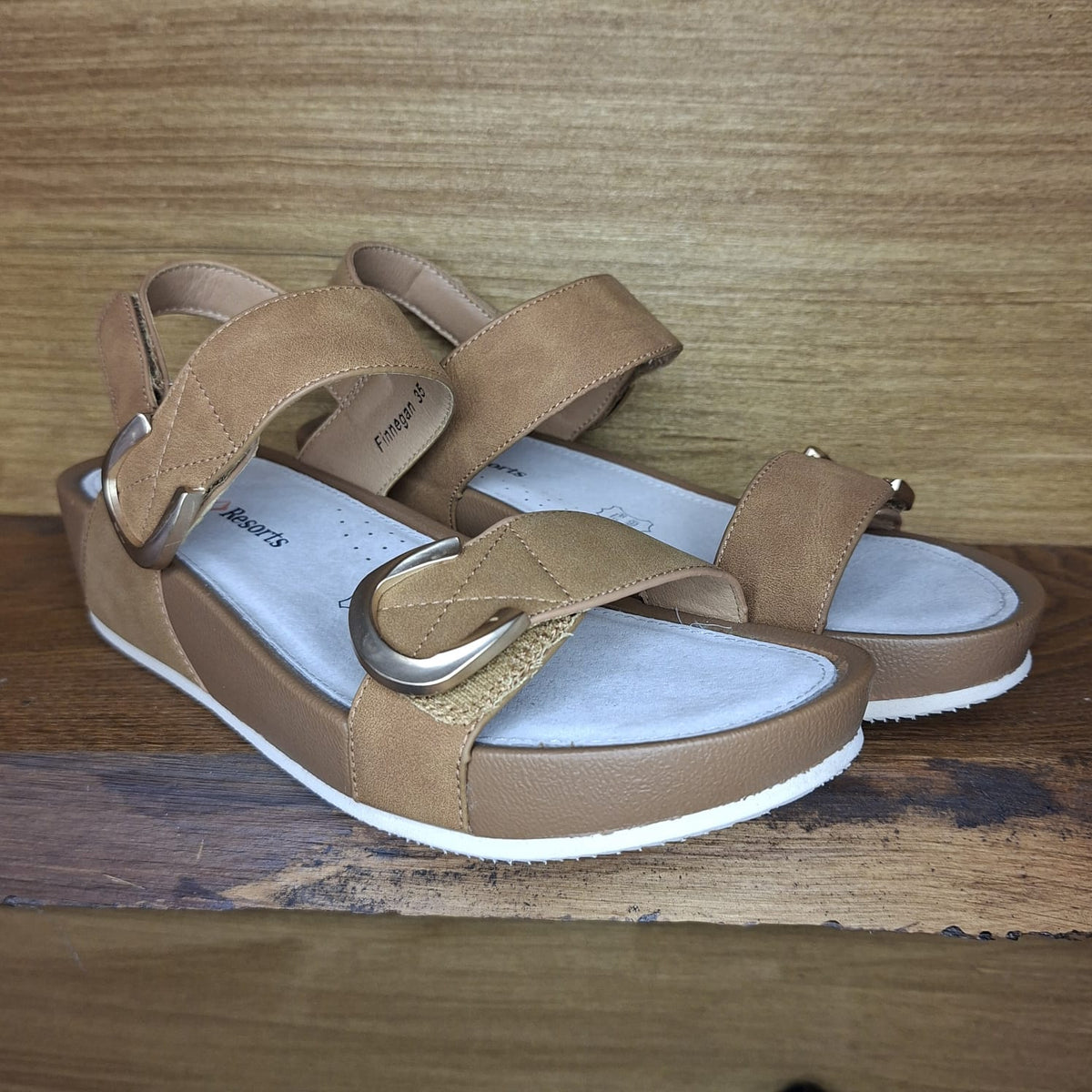 Sandalo molto comodo con triplo stretch CC Resort Finnegan Tan