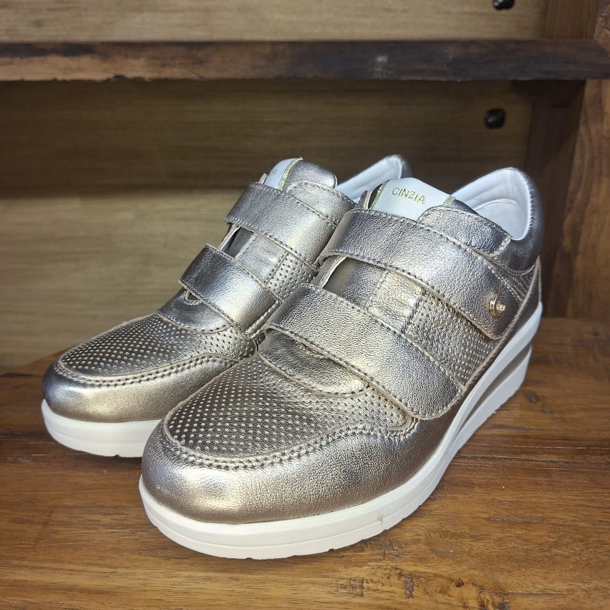 Scarpa comoda con doppio stretch Cinzi Soft IV121782 GRAVEL