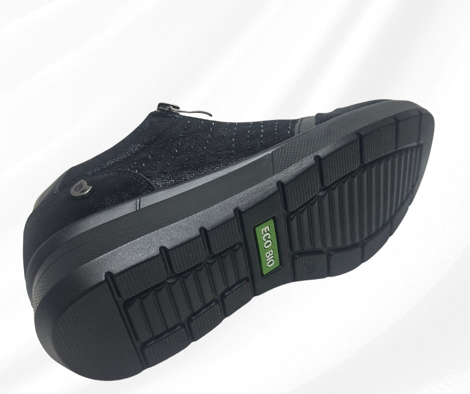 Scarpa con lacci e lampo e plantare in memory foam J63107 black