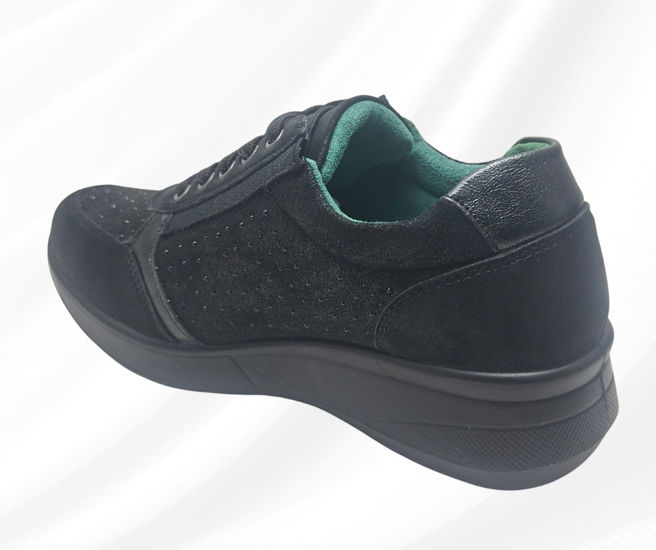 Scarpa con lacci e lampo e plantare in memory foam J63107 black