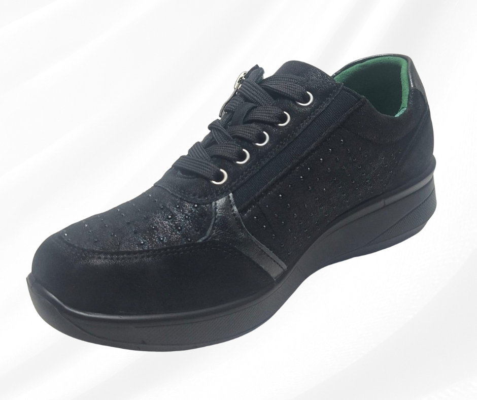 Scarpa con lacci e lampo e plantare in memory foam J63107 black