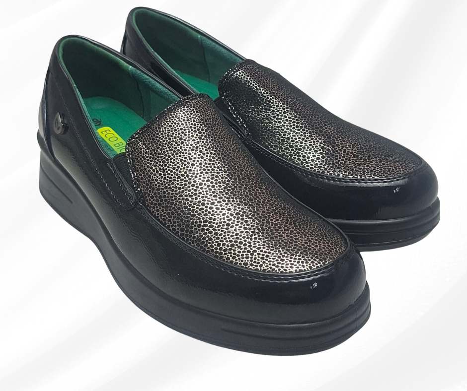 Mocassino a pianta larga con plantare memory foam J63105 BLACK