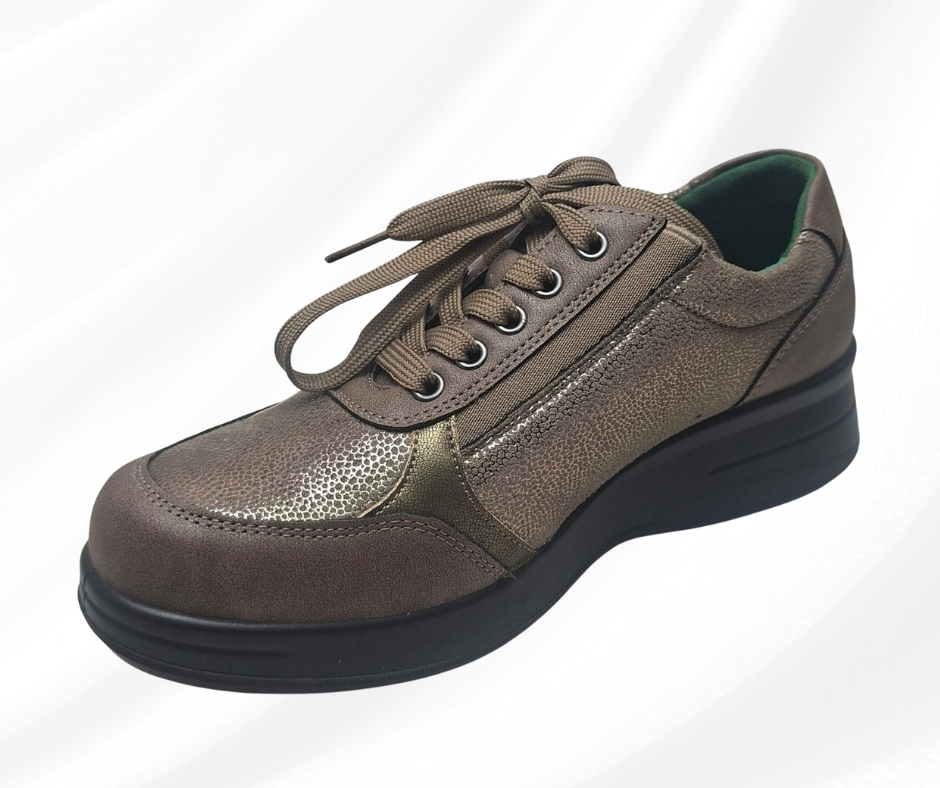 Scarpa con lacci e lampo e plantare in memory foam J63107 taupe