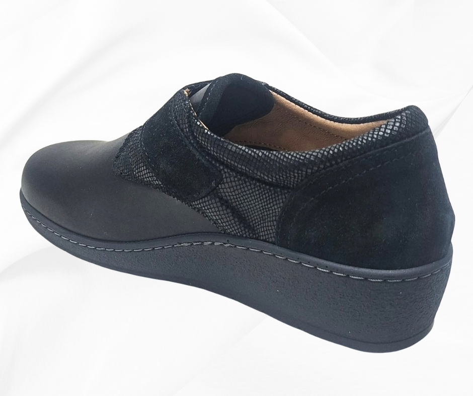 LOREN M3186 NERO scarpa con strech per piedi sensibili predisposta per plantari