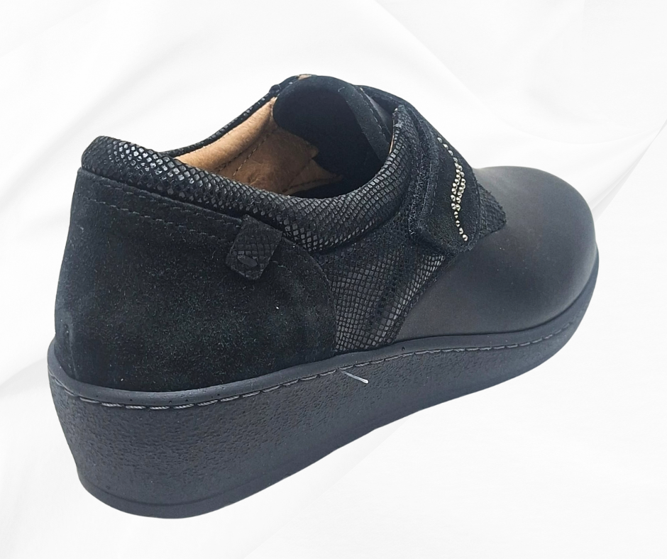 LOREN M3186 NERO scarpa con strech per piedi sensibili predisposta per plantari