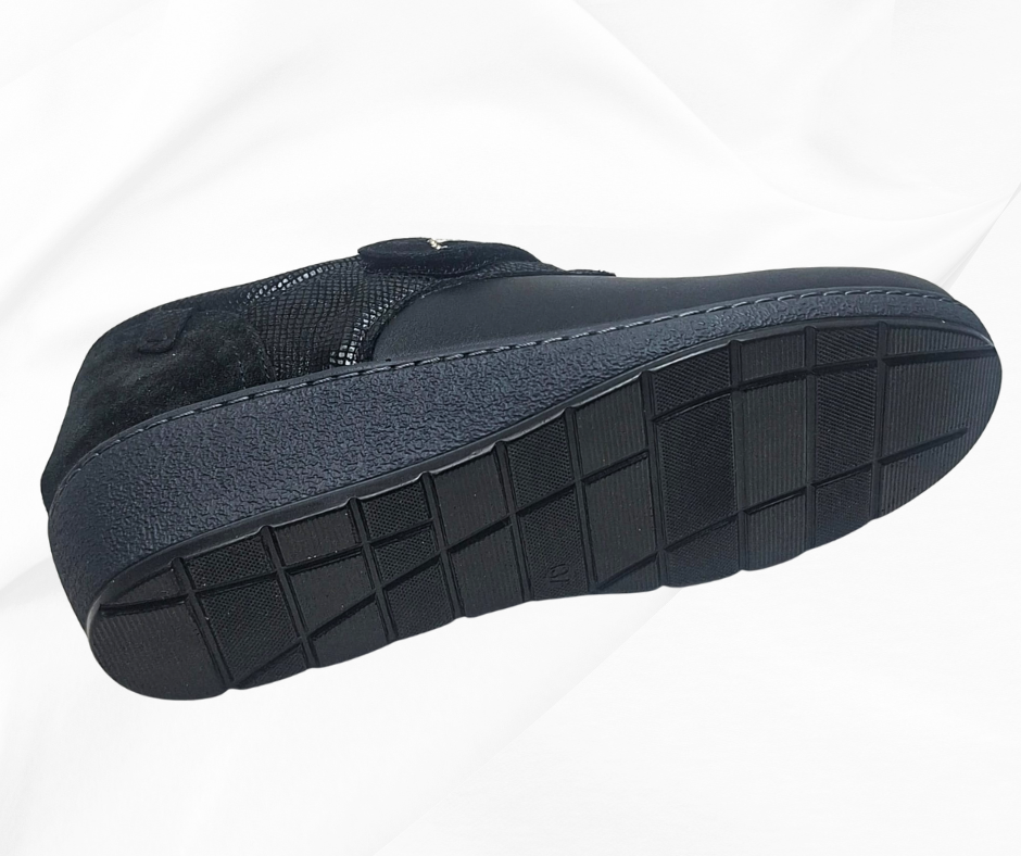 LOREN M3186 NERO scarpa con strech per piedi sensibili predisposta per plantari