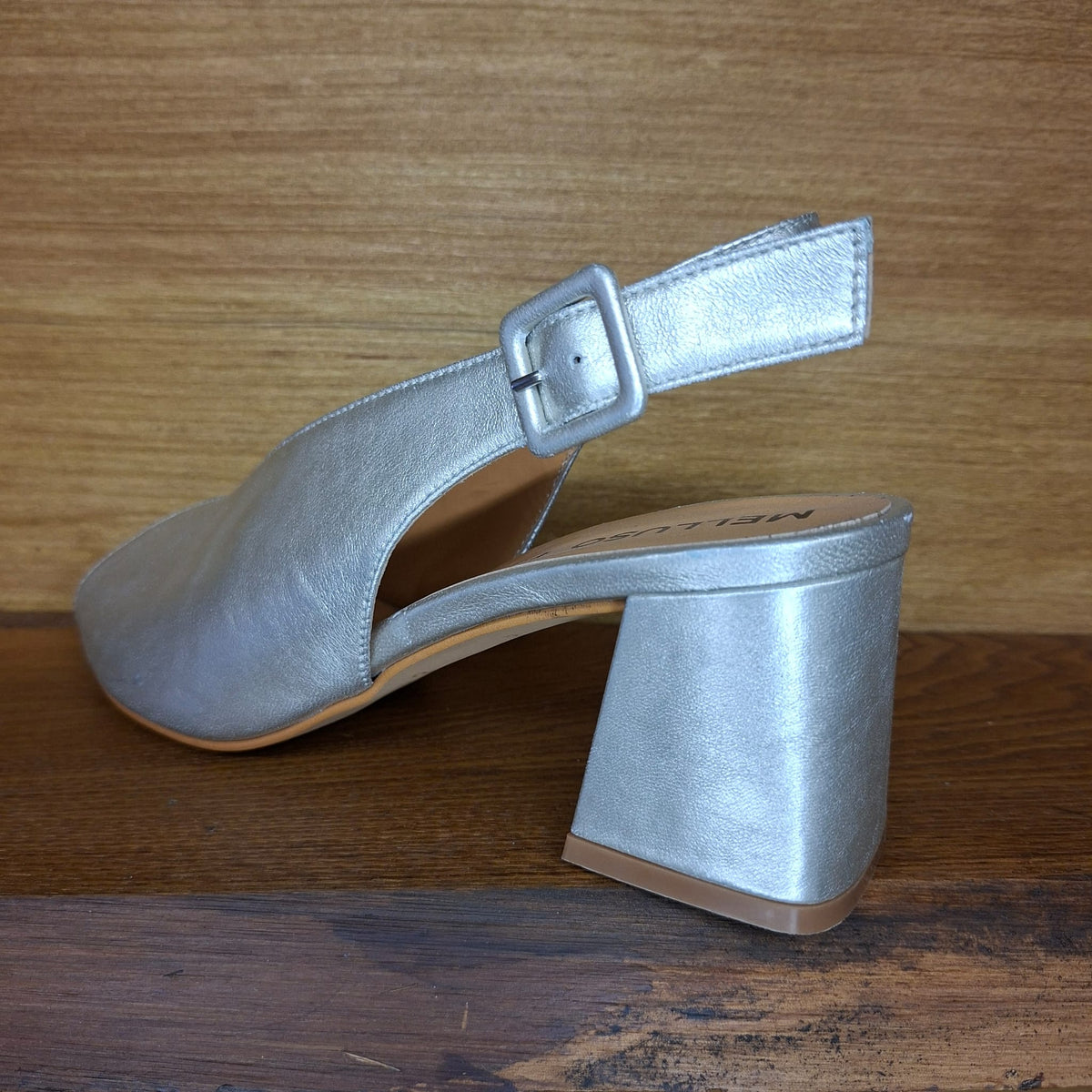 Sandalo in pelle con tacco Melluso N622W avana