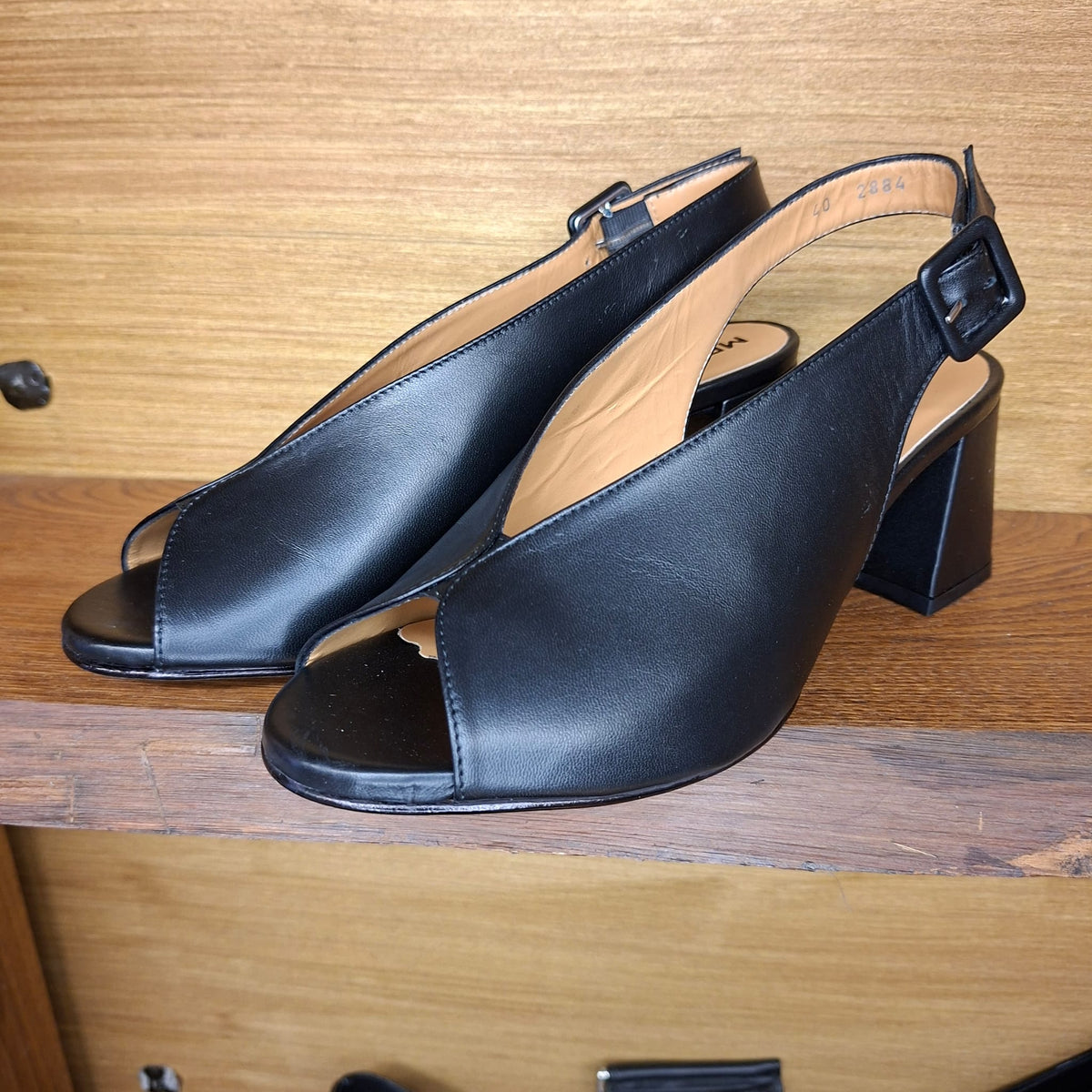 Sandalo in pelle con tacco Melluso N622W nero