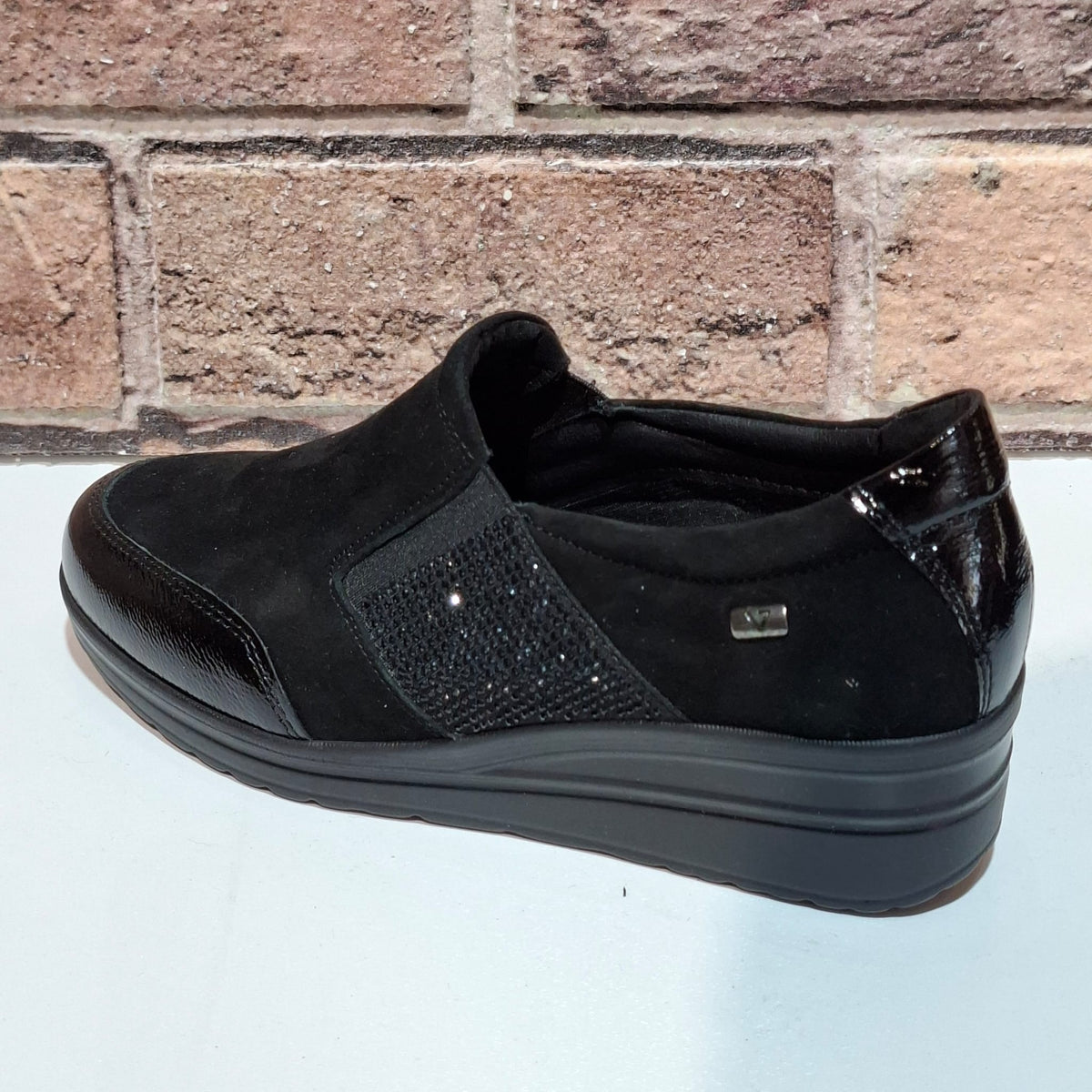 Scarpa donna con lacci VD200F nero