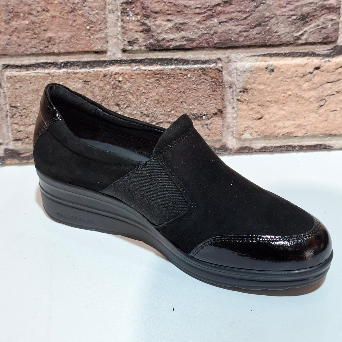Scarpa donna con lacci VD200F nero
