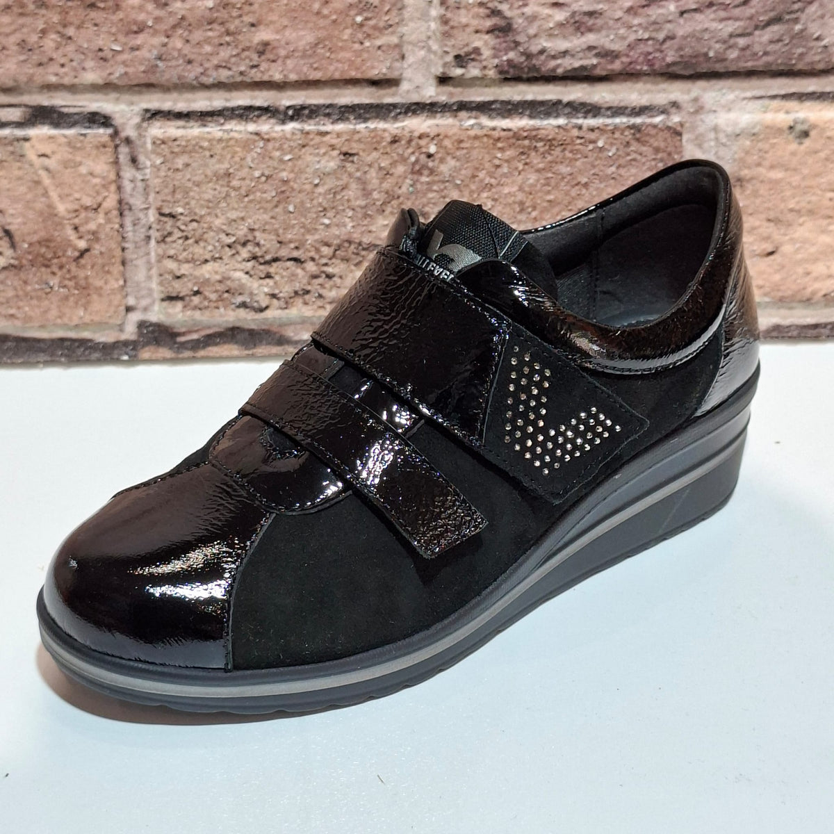 Scarpa donna con lacci VD205F black