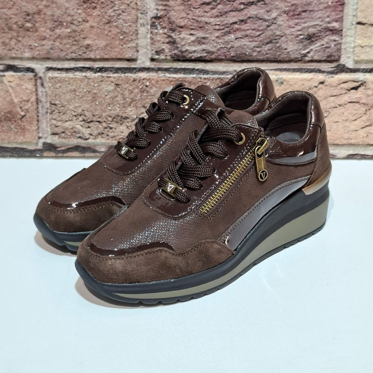 Scarpa donna con lacci VVCA554W moro