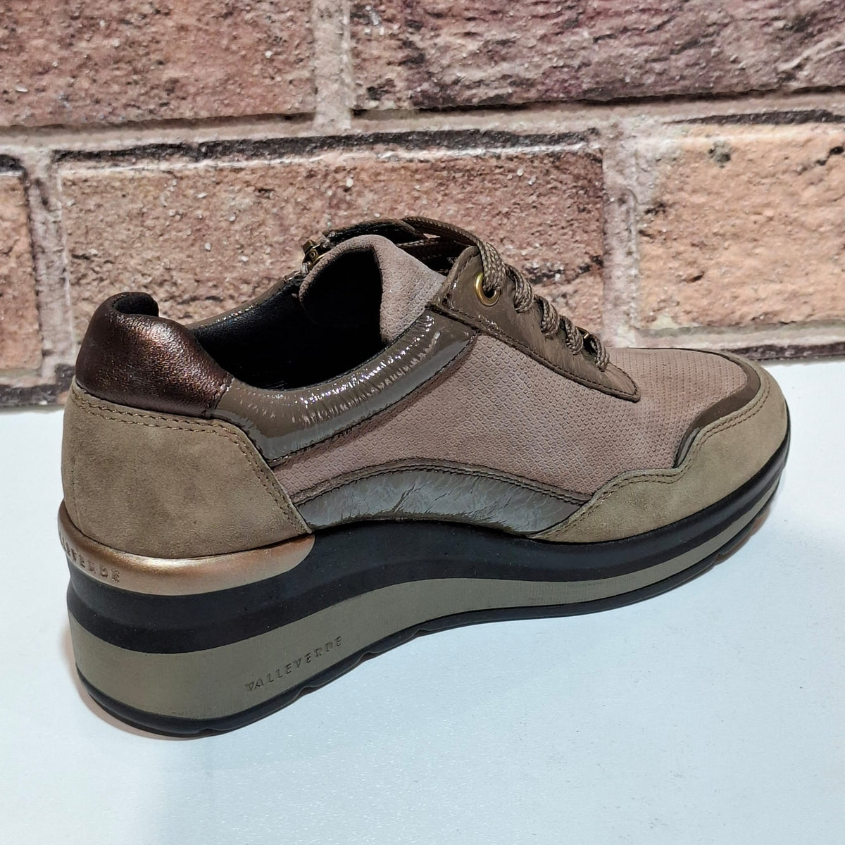Scarpa donna con lacci VVCW554W visone