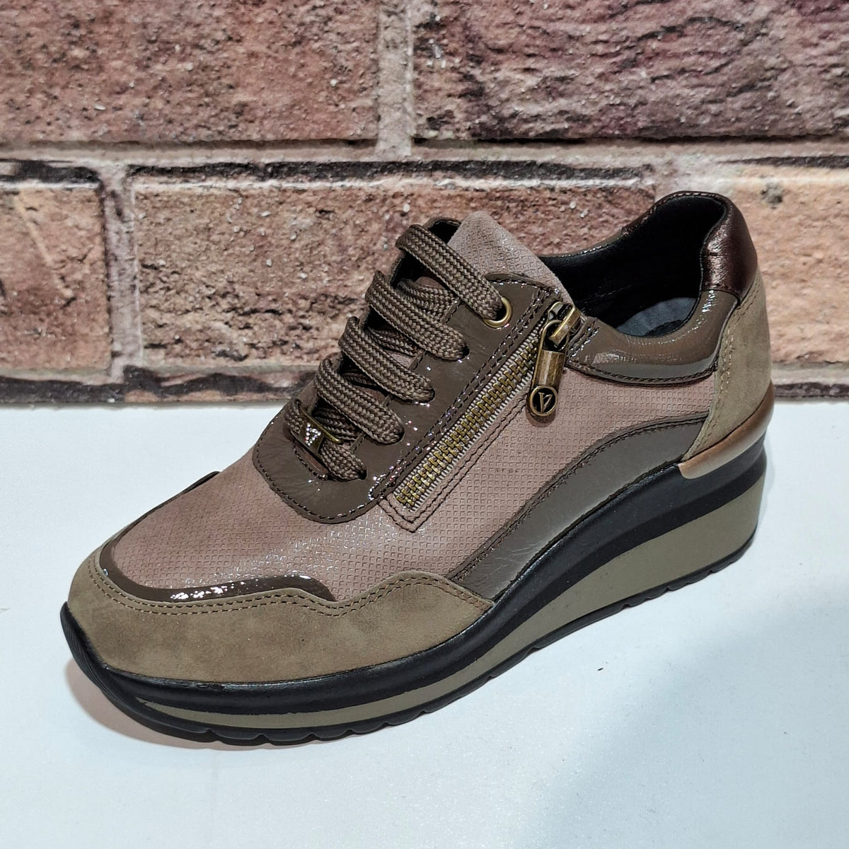 Scarpa donna con lacci VVCW554W visone