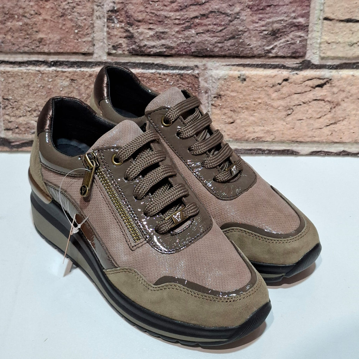 Scarpa donna con lacci VVCW554W visone