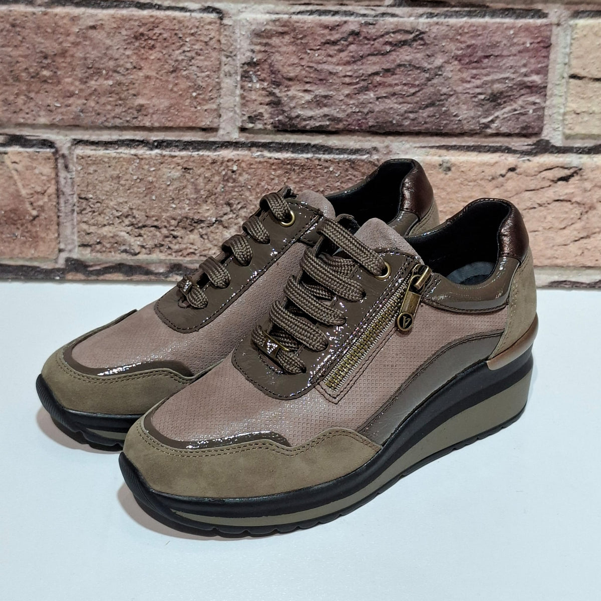 Scarpa donna con lacci VVCW554W visone