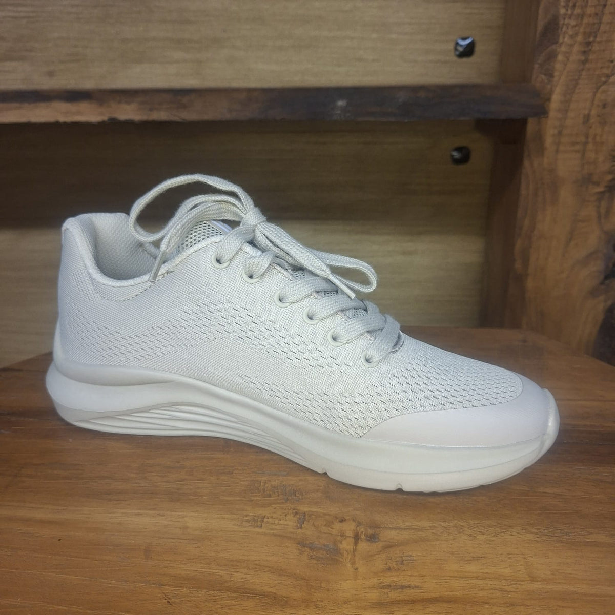 Sneaker XTI beige con lacci