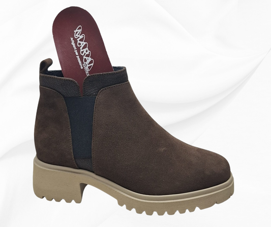 MARAL G011 CAMOSCIO MARRONEStivaletti in Suede Marrone con Inserti Elasticizzati