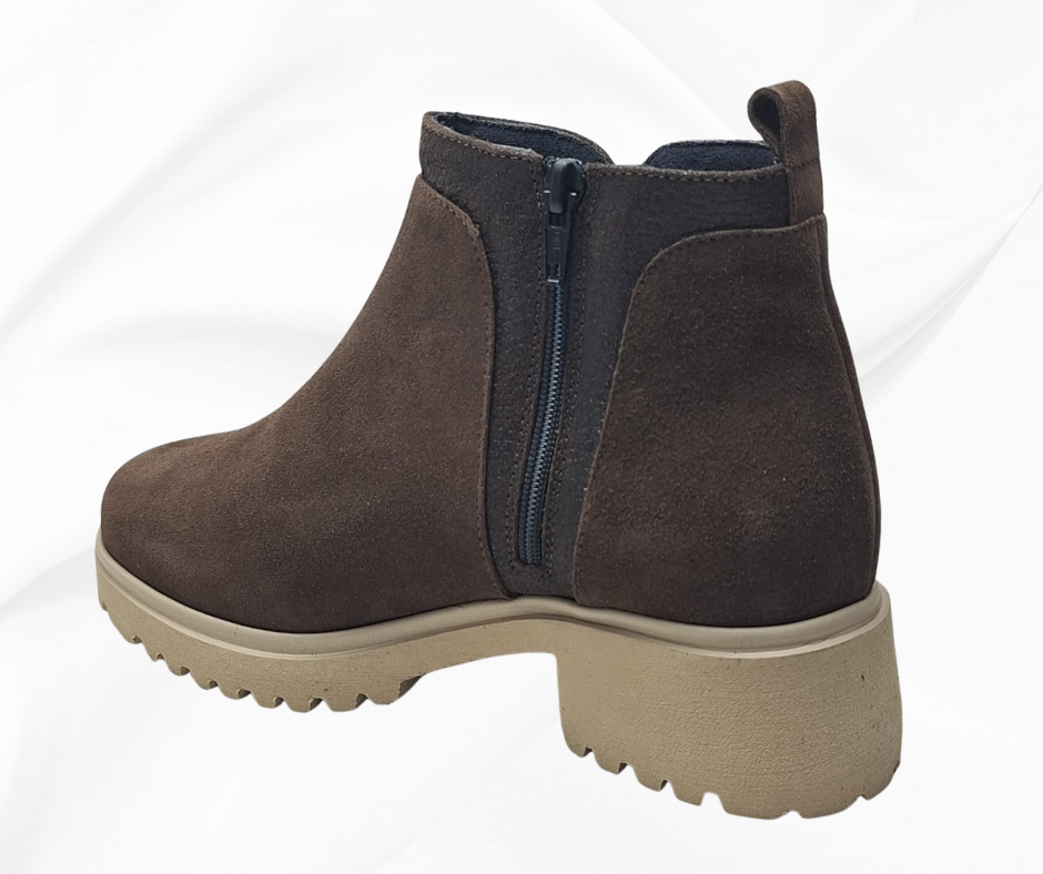 MARAL G011 CAMOSCIO MARRONEStivaletti in Suede Marrone con Inserti Elasticizzati