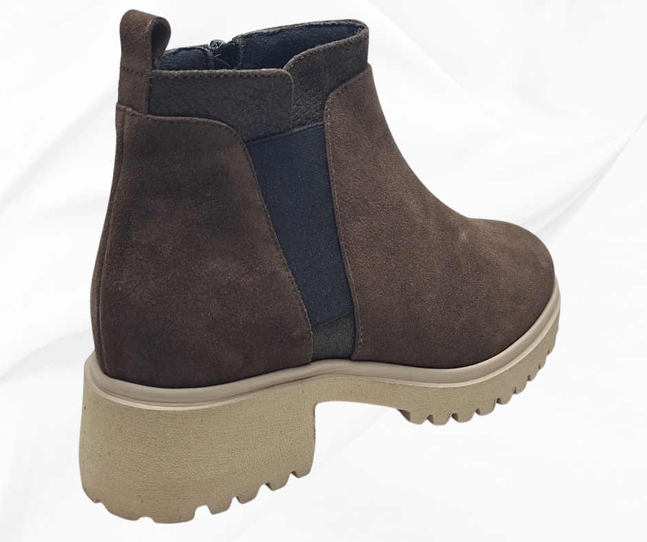 MARAL G011 CAMOSCIO MARRONEStivaletti in Suede Marrone con Inserti Elasticizzati