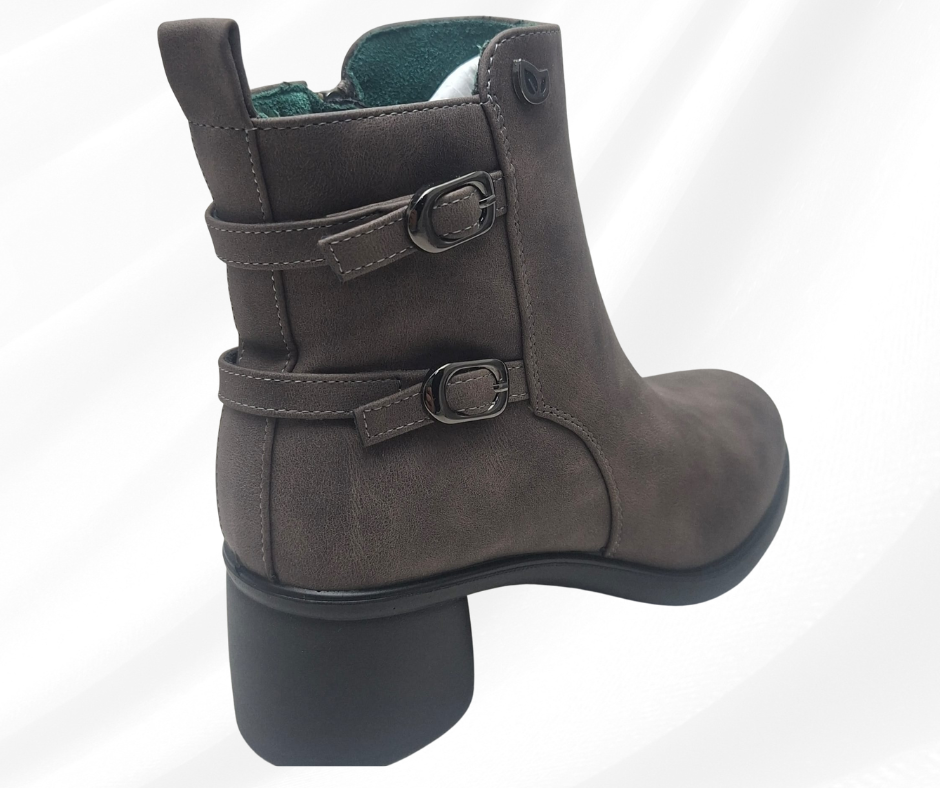 Stivaletto molto comodo con tacco e plantare in memory J53597 TAUPE