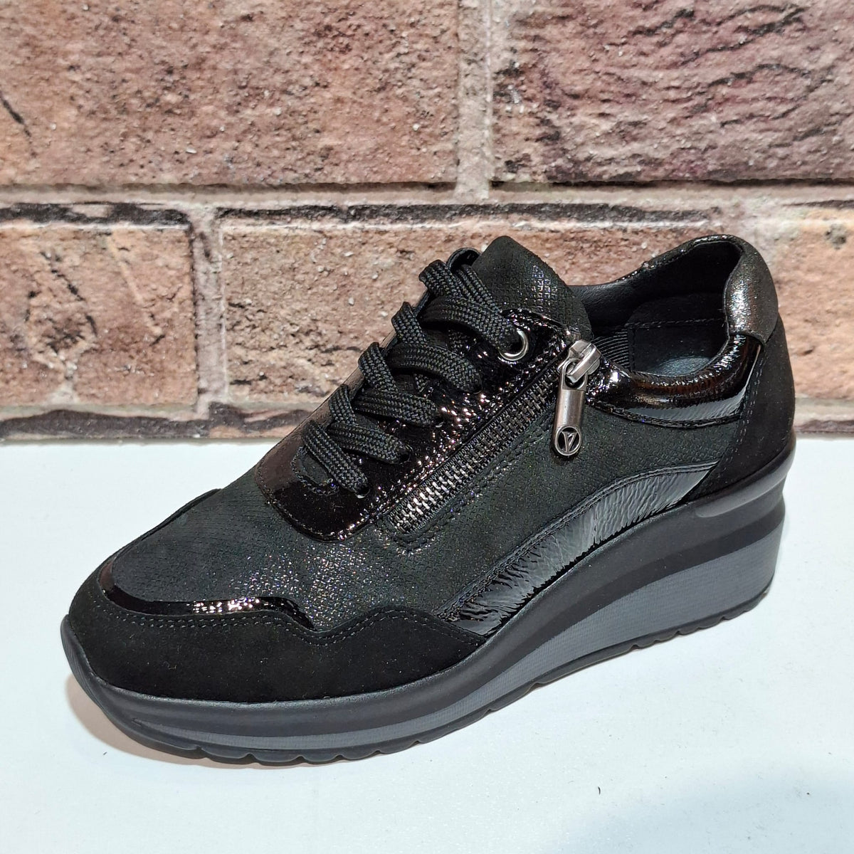 Scarpa donna con lacci VVCA554W nero