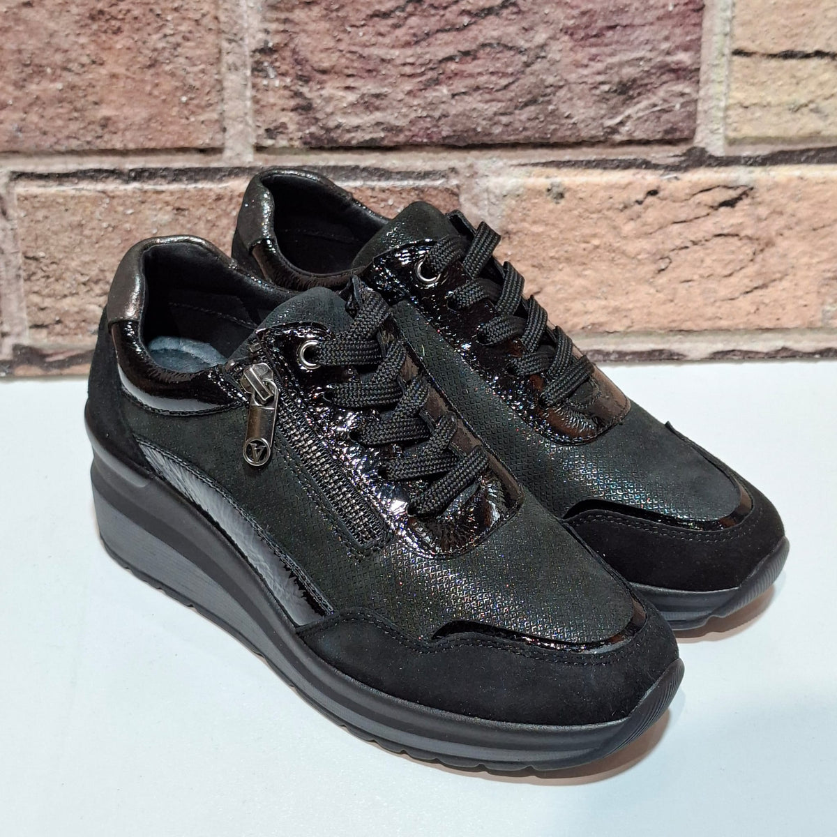 Scarpa donna con lacci VVCA554W nero